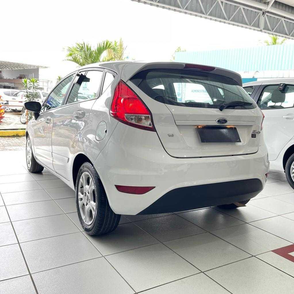 FORD FIESTA HATCH SE 1.6 2014 BRANCA