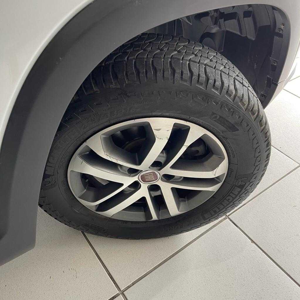 FIAT  TORO FREEDOM AT 2017 PRATA