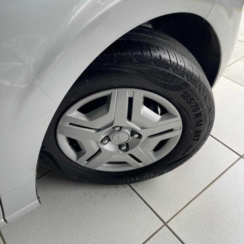 CHEVROLET ONIX JOY 2018 PRATA